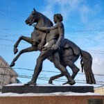 Аничков мост и его скульптуры